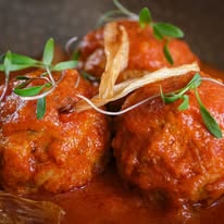 Platillo en salsa roja